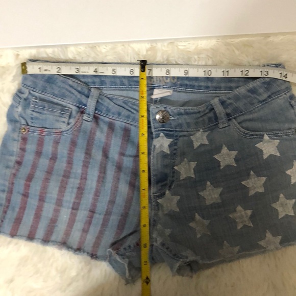 🌺 Stars and Stripes Jean Shorts - Picture 3 of 4